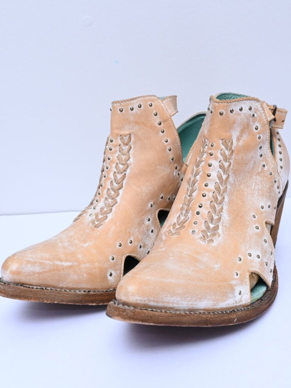 Corral Rodeo Cowgirl Distressed Leather Ankle Boot Size 9